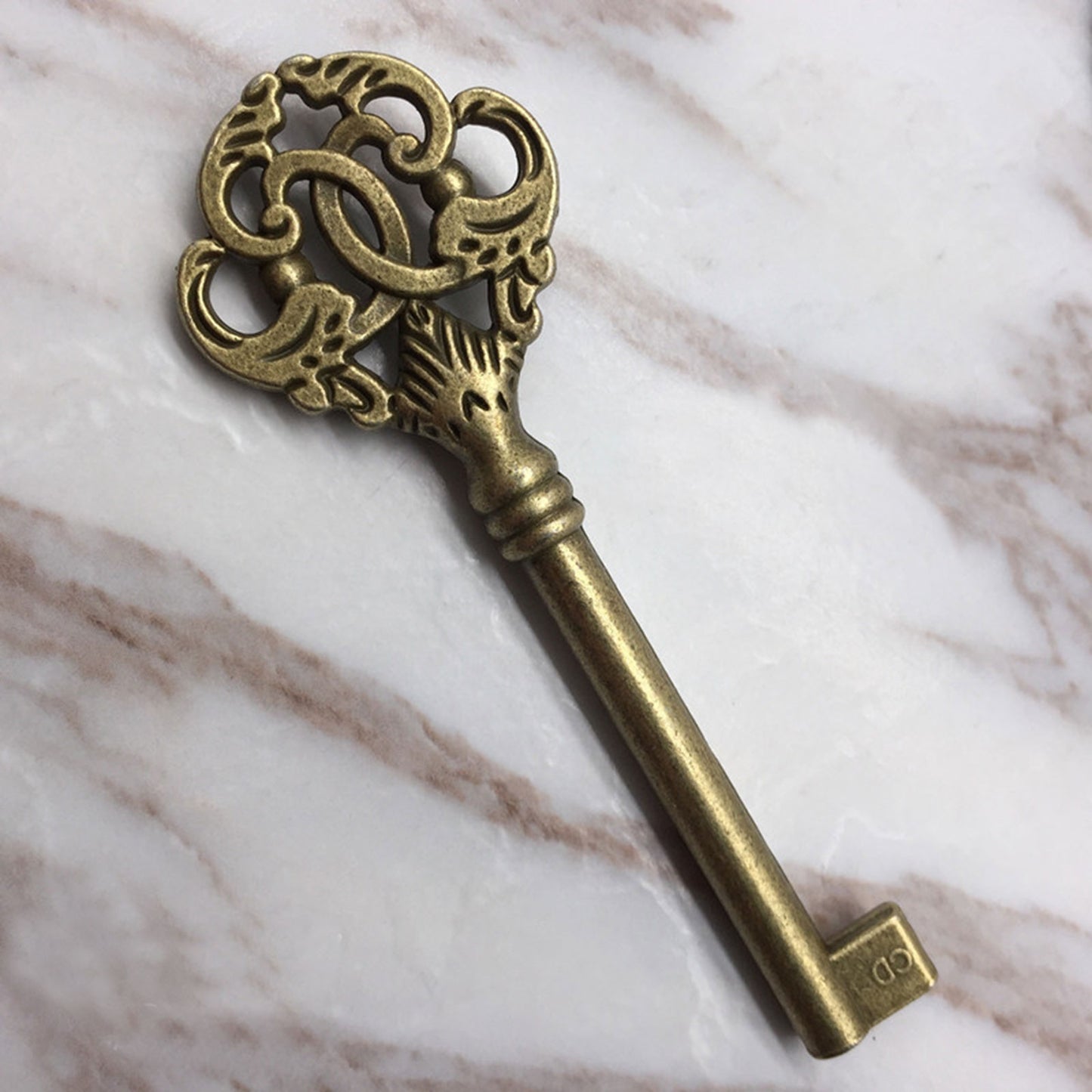 Antique Bronze Vintage Master Key Charm Craft Party Gift Decoration Personal Alarm 140db Car Hook for Keys