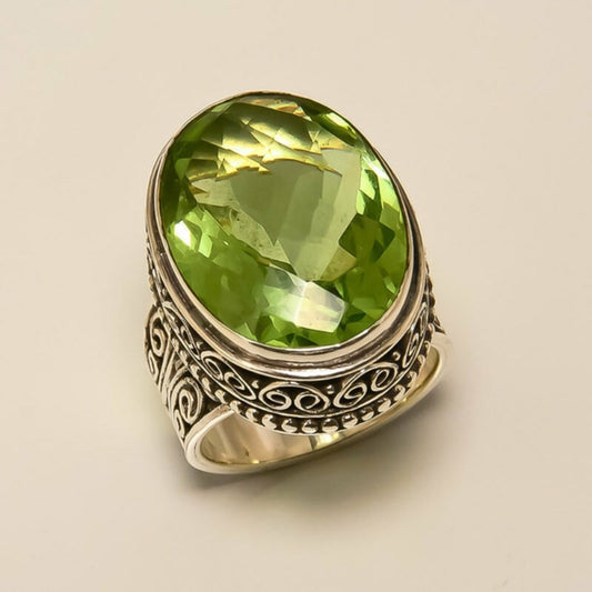 Vintage Luxury Rings for Women Antique Gold color Engraved Green Stone Set Rings Party Vacation Jewelry Birthday Gift