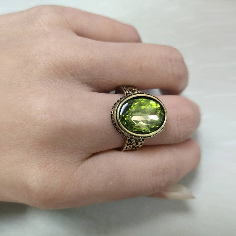 Vintage Luxury Rings for Women Antique Gold color Engraved Green Stone Set Rings Party Vacation Jewelry Birthday Gift